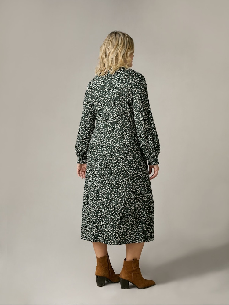Live Unlimited Green Curve Ditsy Jersey Shirred Waist Dress - Image 2 of 8 Live Unlimited Green Curve Ditsy Jersey Shirred Waist Dress - Image 2 of 8