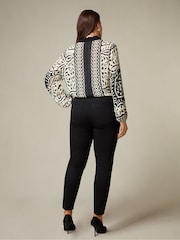 Live Unlimited Black Curve Petite Denim Jeans - Image 2 of 4