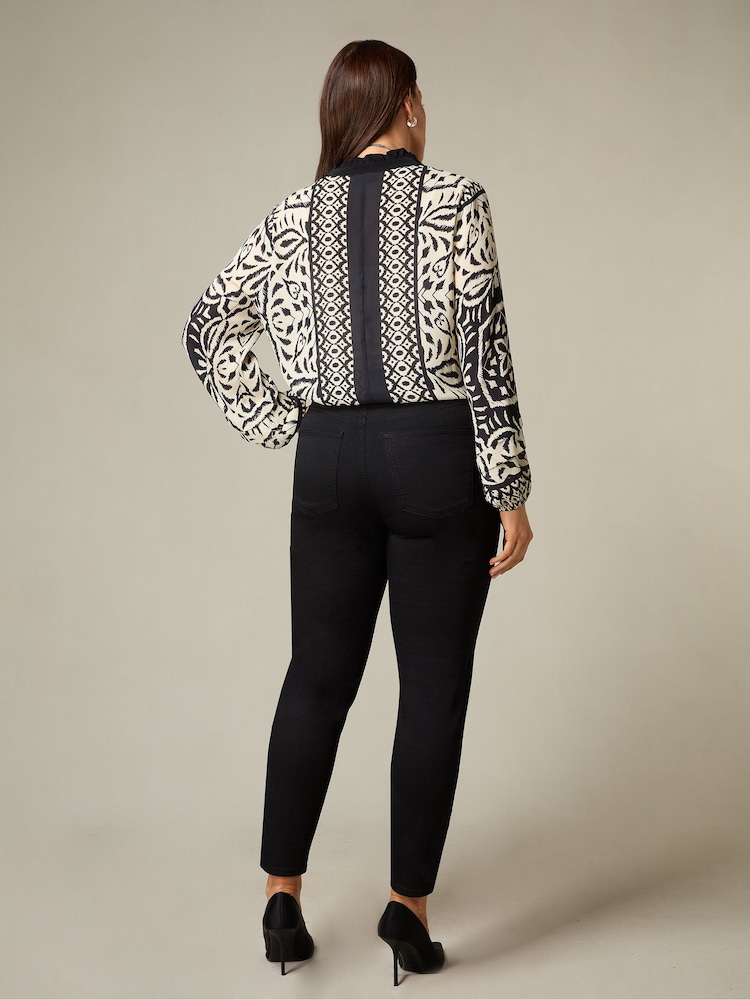 Live Unlimited Black Curve Petite Denim Jeans - Image 2 of 4