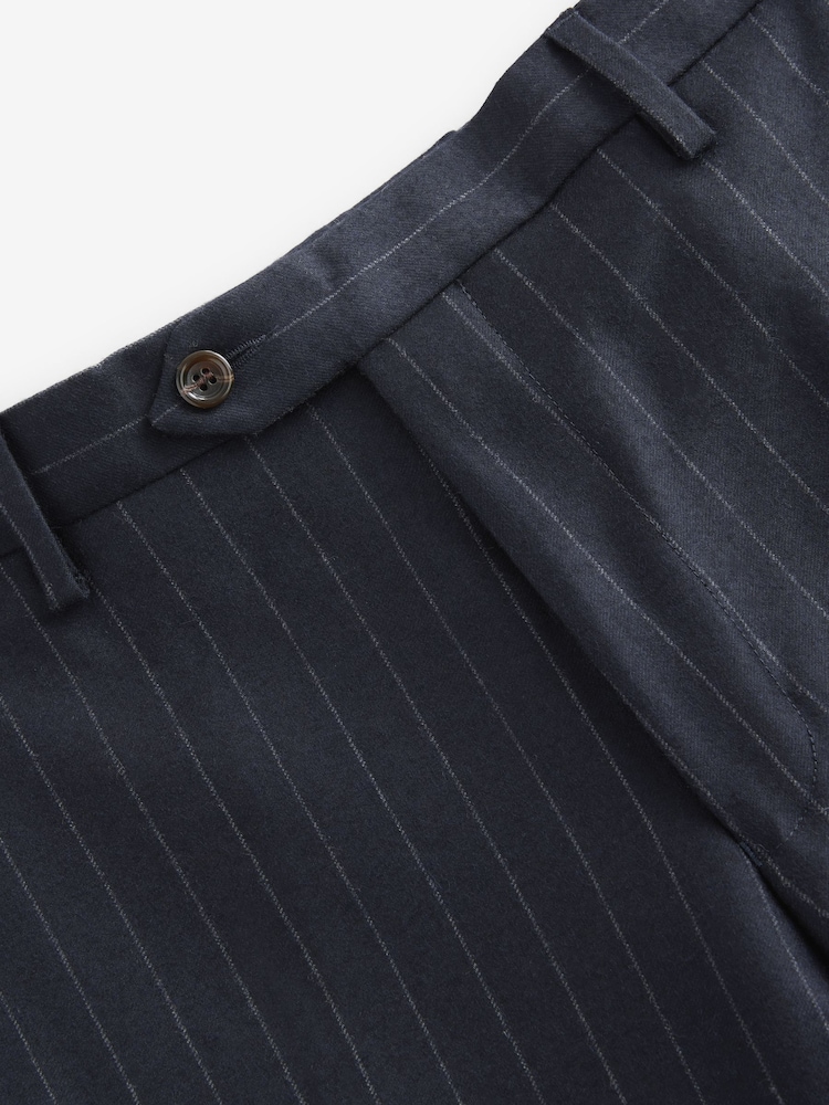 Bleu marine - Coupe ajustée  Signature Empire Mills British Wool Rayure Pantalon de costume - Image 7 of 8