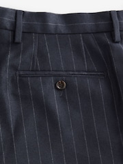 Bleu marine - Coupe ajustée  Signature Empire Mills British Wool Rayure Pantalon de costume - Image 8 de 8