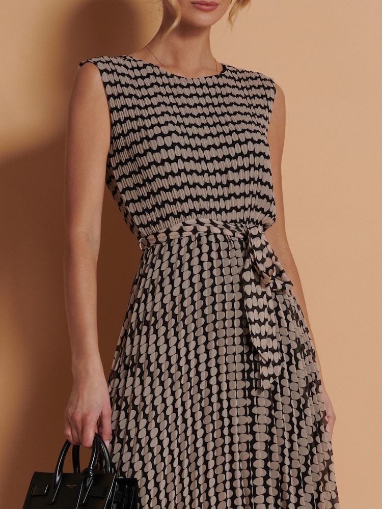 Vestido largo de chiffon con pliegues y corte asimétrico de Jolie Moi - Imagen 5 de 5 Vestido largo de chiffon con pliegues y corte asimétrico de Jolie Moi - Imagen 5 de 5