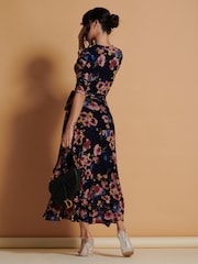 Jolie Moi Qaliyah Maxi-Wickelkleid aus Netzstoff - Bild 2 von 6