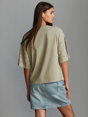 Khaki Grün mit Sternen - 100% Cotton Short Sleeve Washed Embellished Sparkle T-Shirt - Bild 3 von 6