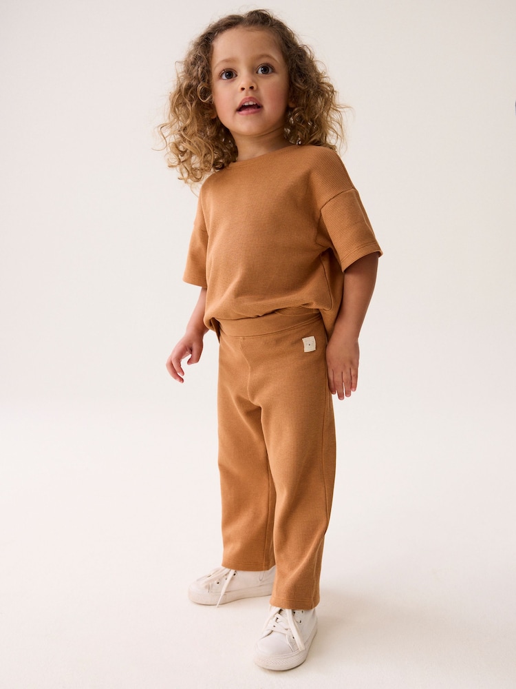 rjava - kratek rokav; s kratkimi rokavi majica and v širokem kroju; s širokimi hlačnicami hlače Set (3mesecev-7yrs) - Slika 2 iz 8