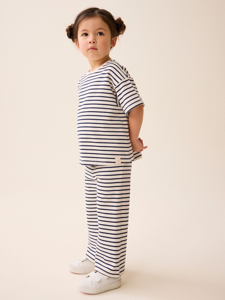 črna/bela - kratek rokav; s kratkimi rokavi majica and v širokem kroju; s širokimi hlačnicami hlače Set (3mesecev-7yrs) - Slika 1 iz 8 črna/bela - kratek rokav; s kratkimi rokavi majica and v širokem kroju; s širokimi hlačnicami hlače Set (3mesecev-7yrs) - Slika 1 iz 8