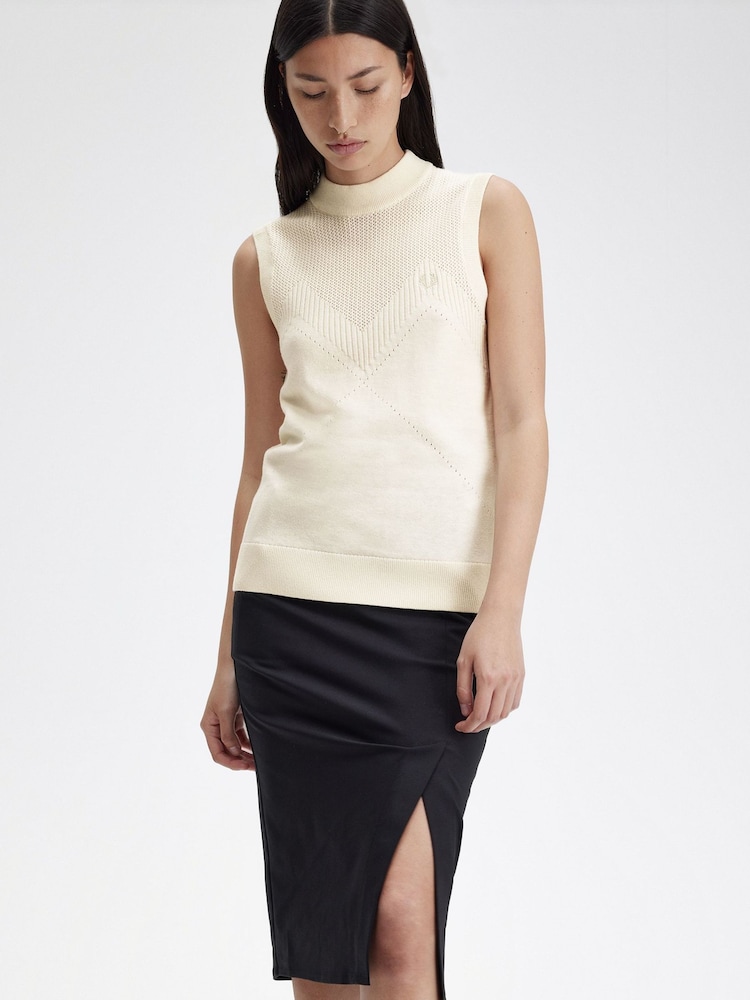 Fred Perry Ecru White Ponitelle Detail Knitted Vest - Image 2 of 4