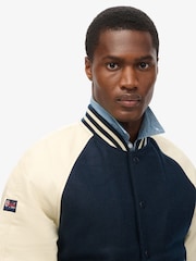Blau - Superdry Varsity Bomberjacke im College-Stil - Bild 3 von 5