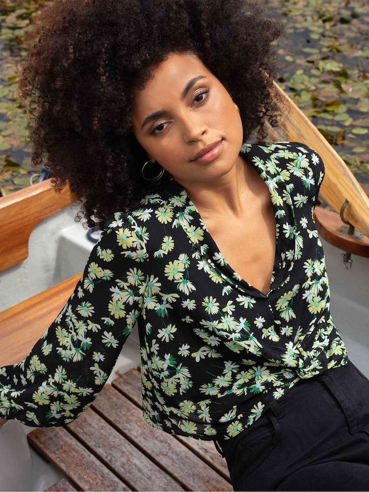 Ro&Zo Green Daisy Floral Peplum Top - Image 1 of 7