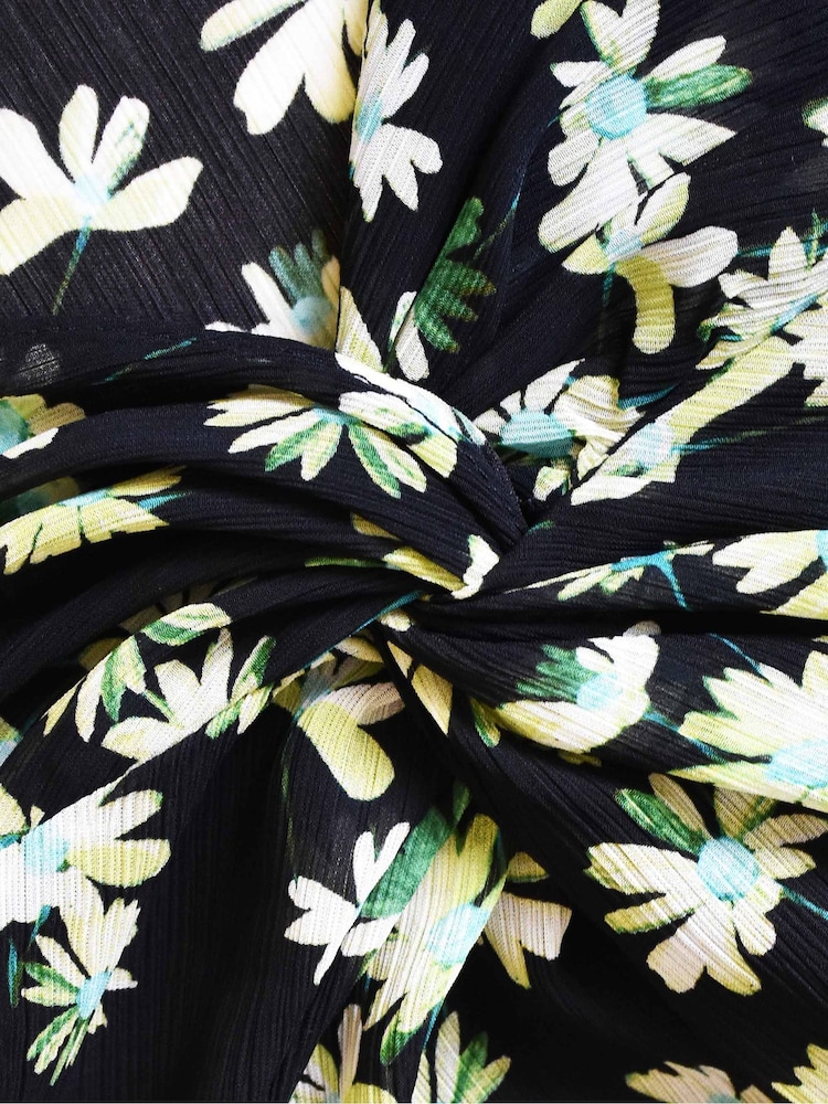 Ro&Zo Green Daisy Floral Peplum Top - Image 7 of 7