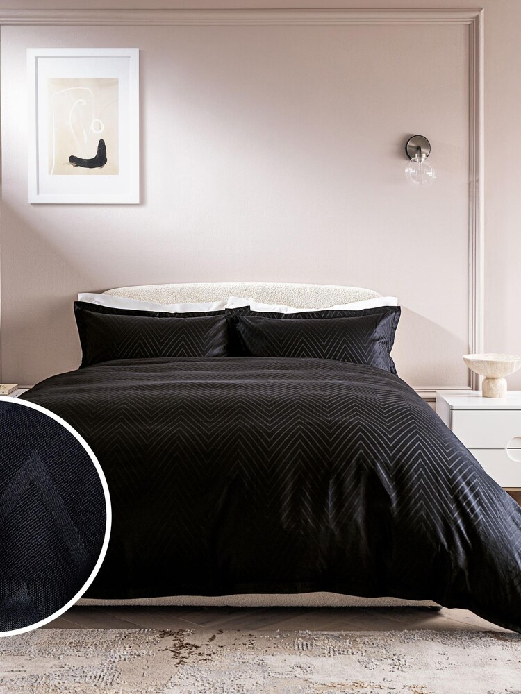 Black 200TC 100% Cotton Hotel Jacquard Duvet Cover and Pillowcase Set - Image 1 of 5