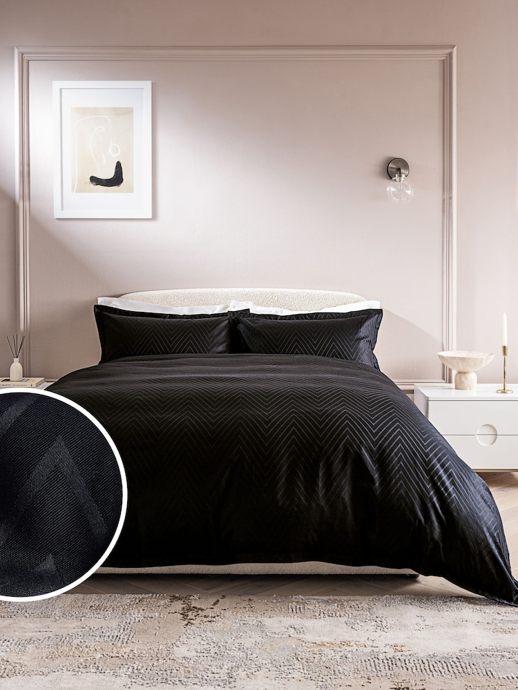Black 200TC 100% Cotton Hotel Jacquard Duvet Cover and Pillowcase Set - Image 2 of 5