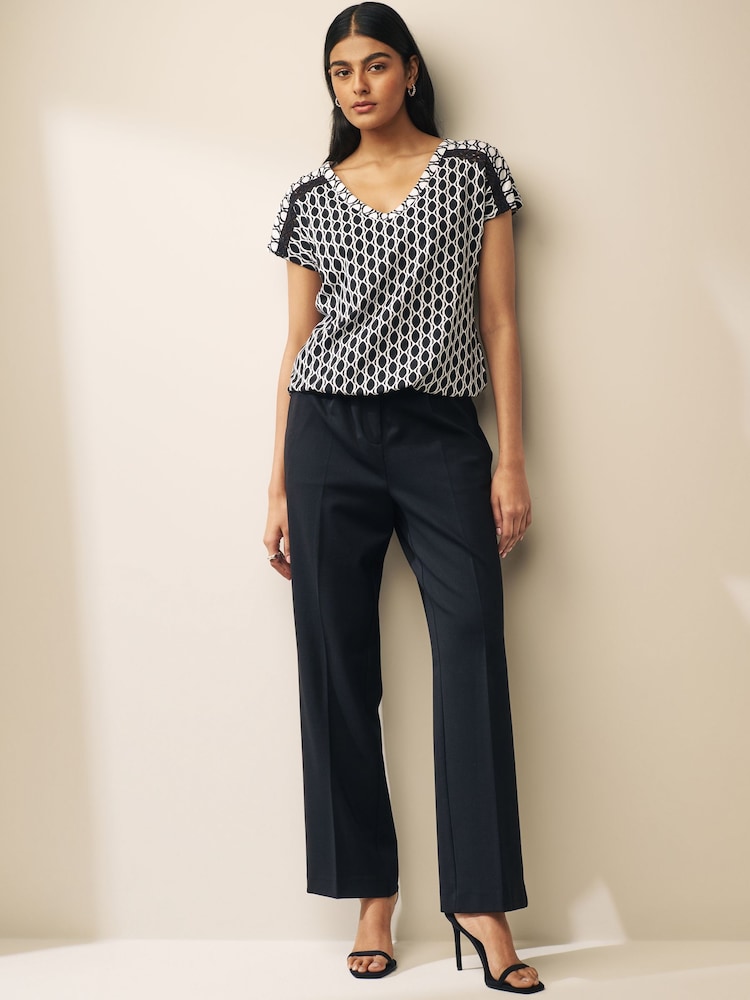 Black/White V-Neck Bubble Hem Top - Image 2 of 5