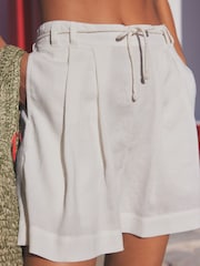 Cream Tailored Summer Short - Image 4 of 6
