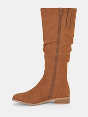 Braun - Novo Josslyn Kniehohe, flache Stiefel mit Raffung - Bild 3 von 5
