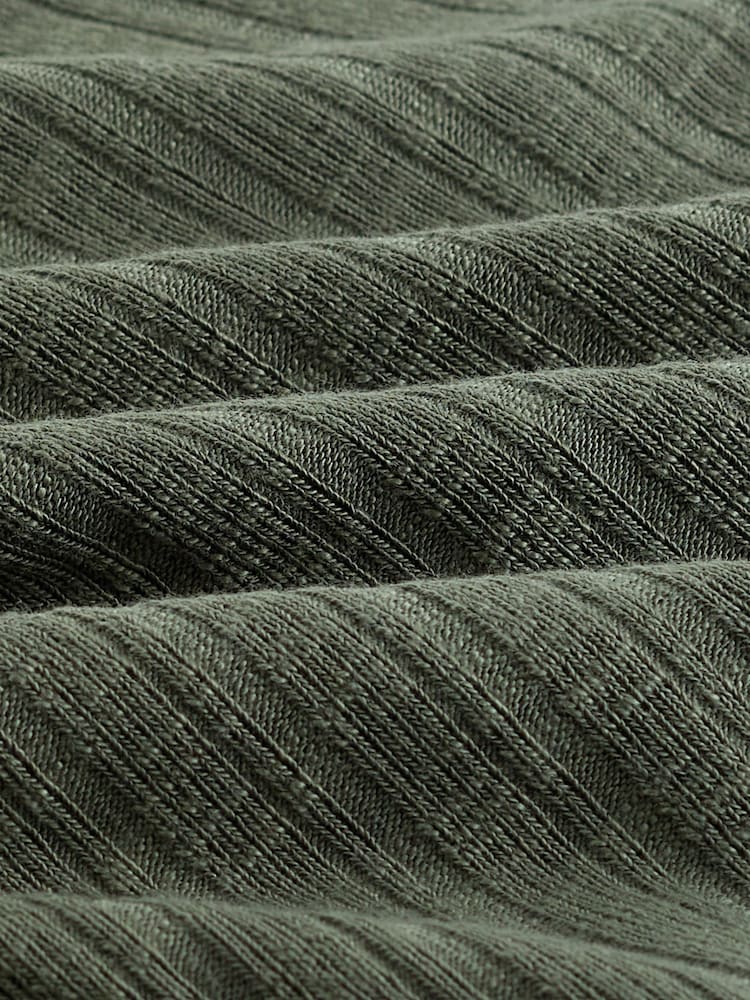 Khakigrün - Figurbetontes, geripptes Sommerkleid aus Jersey - Bild 7 von 7 Khakigrün - Figurbetontes, geripptes Sommerkleid aus Jersey - Bild 7 von 7