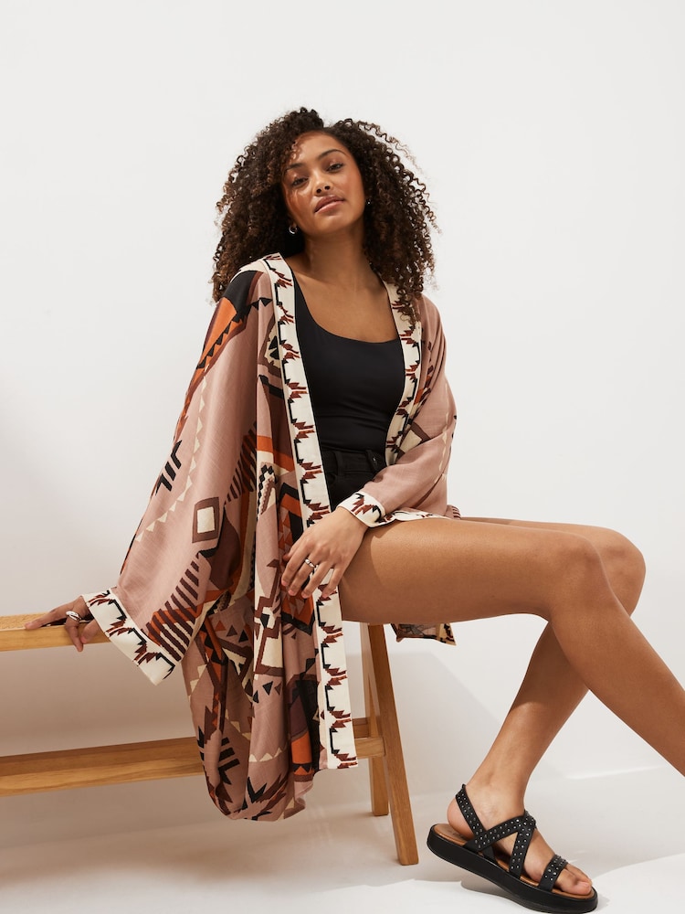 Aztekenmuster in Rosa - Langer Kimono-Überwurf mit floralem Muster im Vintage-Look - Bild 1 von 1 Aztekenmuster in Rosa - Langer Kimono-Überwurf mit floralem Muster im Vintage-Look - Bild 1 von 1
