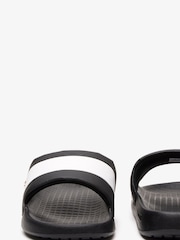 Negro carbón - Lacoste Logo Stripe Sandals - Imagen 5 de 6