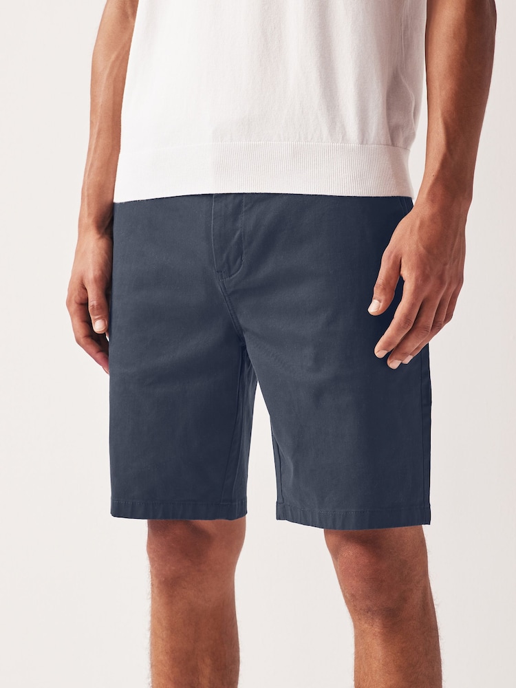 Mittelblau - Gerade Passform - Stretch-Chinos-Shorts - Bild 1 von 5 Mittelblau - Gerade Passform - Stretch-Chinos-Shorts - Bild 1 von 5