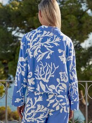Blue/White Print Summer Shirt with Linen - Image 3 of 4