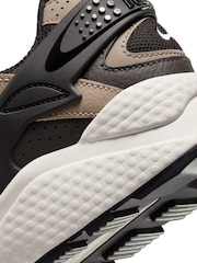 Nike Brown Huarache Runner Trainers - Image 6 of 12