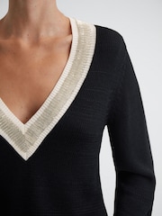 Reiss Black/Cream Courtney Contrast Trim Embellished V-Neck Jumper - Image 4 of 5