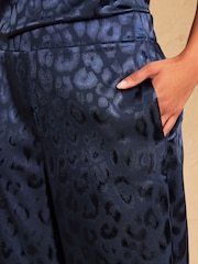 Love & Roses Animal Print Satin Jacquard Wide Leg Trousers - Billede 2 af 4