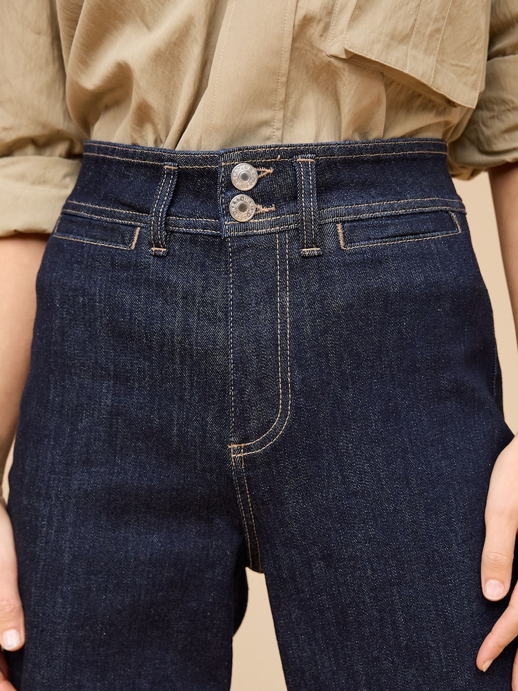 Rinse-Waschung, Blau - Kurz geschnittene Jeans mit weitem Bein und Verschluss mit zwei Knöpfen - Bild 4 von 4 Rinse-Waschung, Blau - Kurz geschnittene Jeans mit weitem Bein und Verschluss mit zwei Knöpfen - Bild 4 von 4
