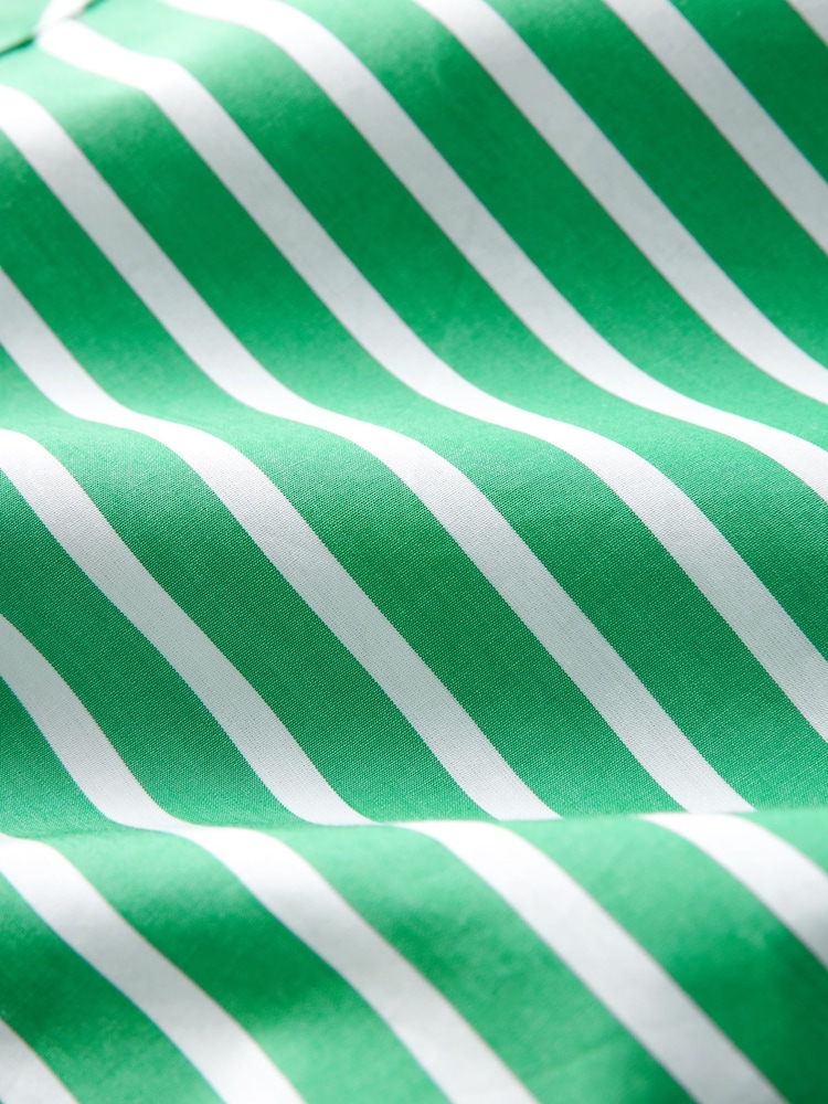 Grün/Weiß/Streifendesign - Übergroßes Hemd - Bild 8 von 8 Grün/Weiß/Streifendesign - Übergroßes Hemd - Bild 8 von 8