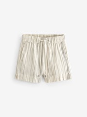 Neutrale Farbe - Strukturierte, gestreifte Shorts mit elastischem Bund - Bild 5 von 6