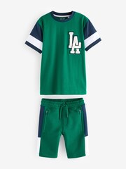 Grün - Set aus Kurzarm-T-Shirt und Shorts aus 100 % Baumwolle im Colourblock-Design (3–16 Jahre) - Bild 1 von 3