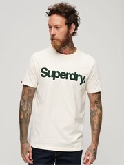 Creme - Superdry Core Klassisches T-Shirt mit Logo - Bild 1 von 3