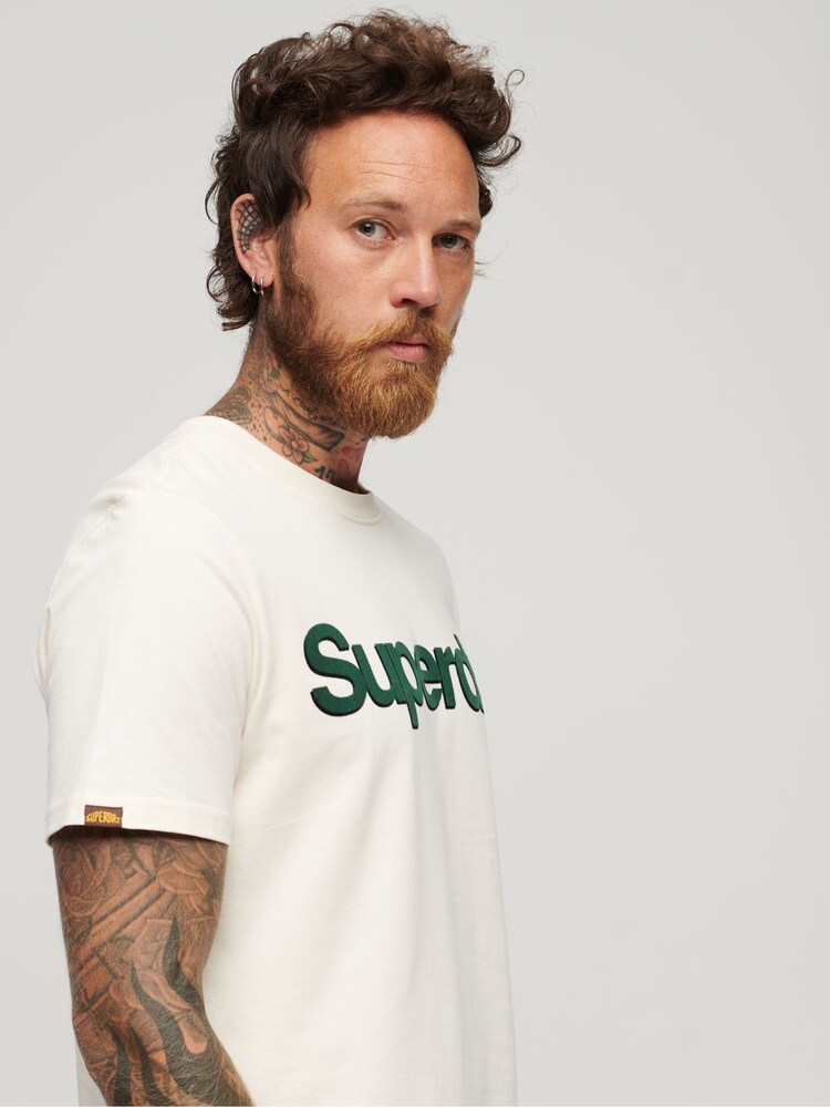 Creme - Superdry Core Klassisches T-Shirt mit Logo - Bild 3 von 3