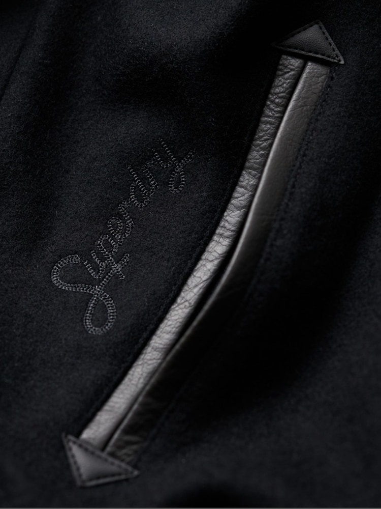 Grau - Superdry Varsity Bomberjacke im College-Stil - Bild 6 von 6