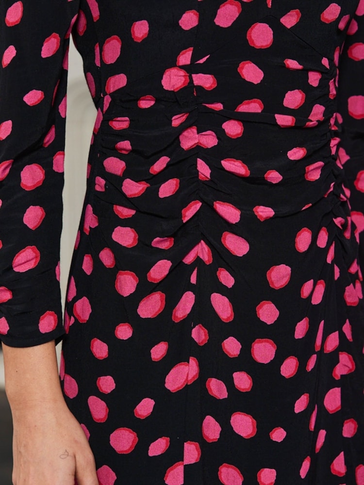 Sosandar Black Spot Print Ruched Waist Fit & Flare Dress - Image 5 of 5