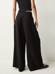 Schwarz - Strukturierte Hose mit weitem Bein - Bild 4 von 7