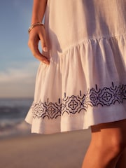White Linen V-Neck Blend Summer Sleeveless Shift Dress - Image 4 of 4
