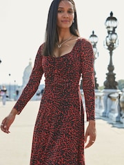 Sosandar Red Sweetheart Neck Midi Dress - Image 5 of 5