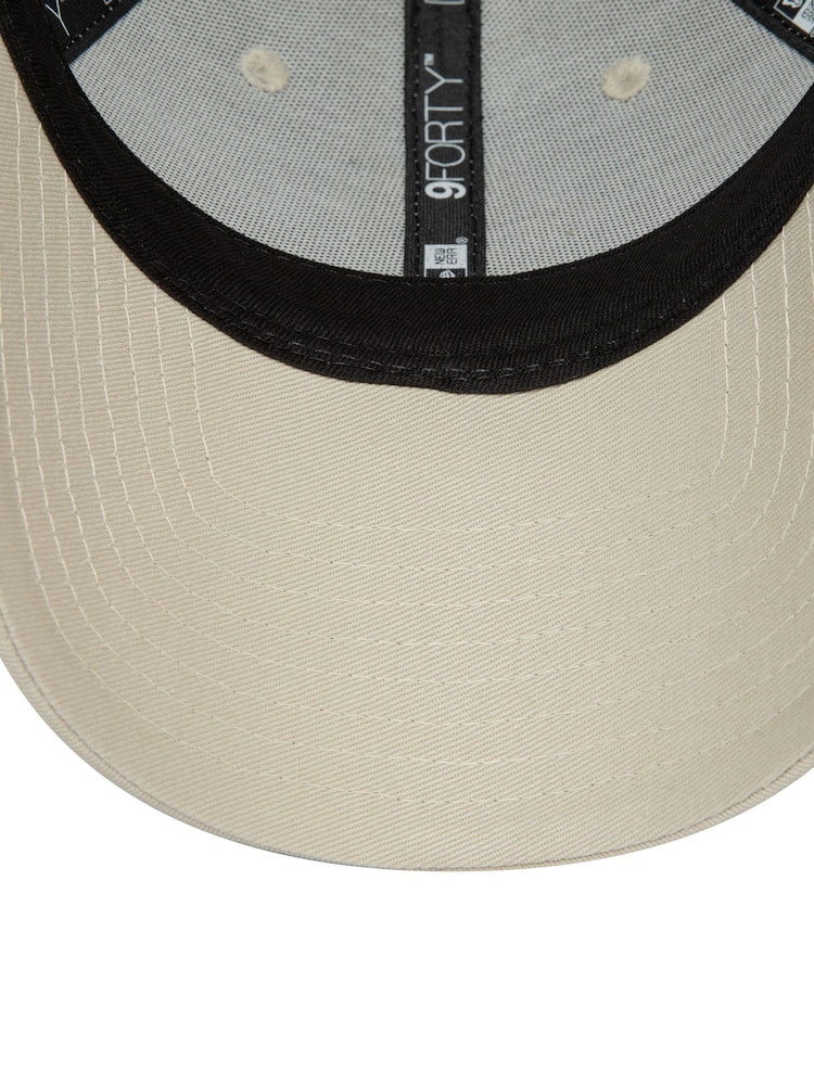 New Era® Womens New York Yankees Metallic Logo 9FORTY 100% Cotton Cap - Image 5 of 5