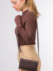 Pure Luxuries London Saffron Nappa Leather Cross-Body Clutch Bag - Image 3 of 7