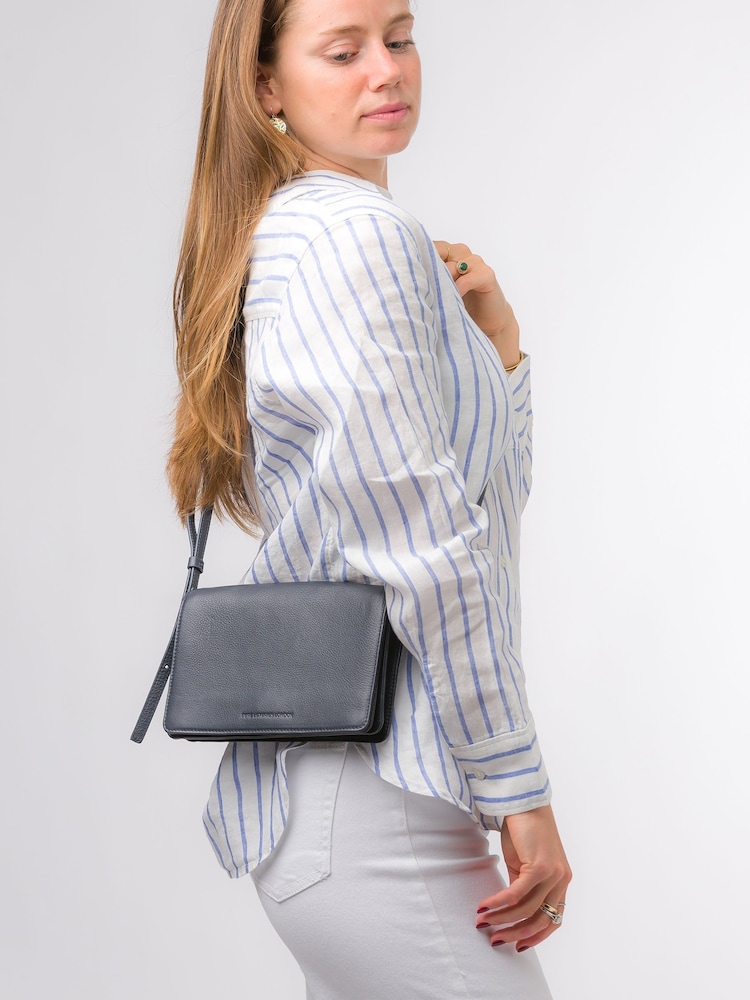 Blau - Pure Luxuries London Gwen Umhängetasche aus Nappaleder - Bild 7 von 7