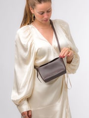 Pure Luxuries London Lolo Nappa Leather Cross-Body Bag - Image 6 of 7