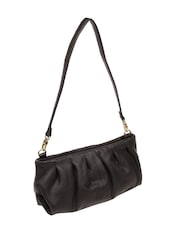 Schwarz - Pure Luxuries London Victoria Clutch aus Nappaleder mit Trageriemen - Bild 2 von 8