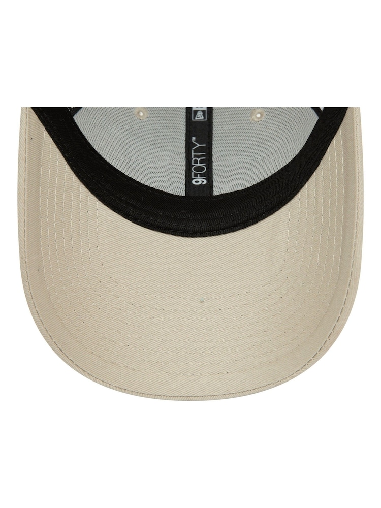 Marrón tostado - Gorra básica de algodón 100 % con diseño de los New York Yankees para niños 9 FORTY de New Era® - Imagen 5 de 5