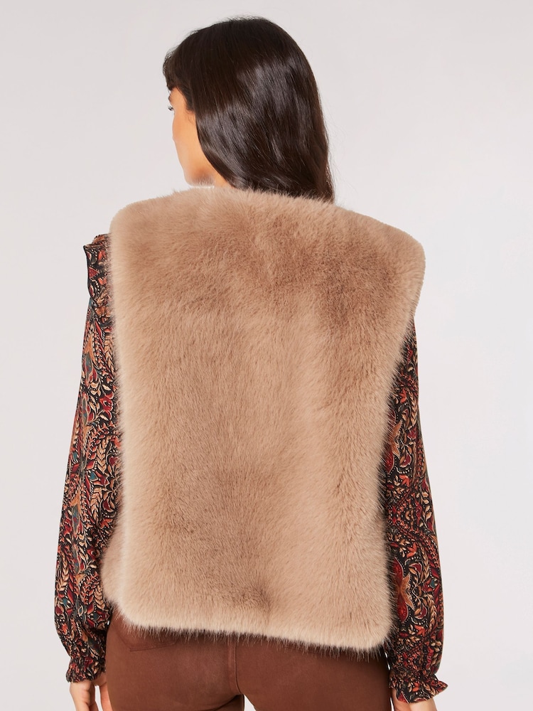 Apricot Brown Elegant Faux Fur Crop Gilet - Image 2 of 5