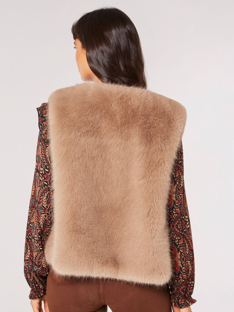 Apricot Brown Elegant Faux Fur Crop Gilet - Image 2 of 5 Apricot Brown Elegant Faux Fur Crop Gilet - Image 2 of 5