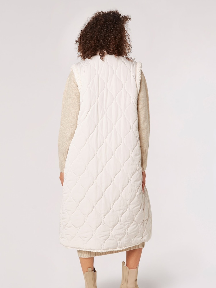 Apricot Brown Longline Reversible Borg Quilted Gilet - Image 2 of 5 Apricot Brown Longline Reversible Borg Quilted Gilet - Image 2 of 5
