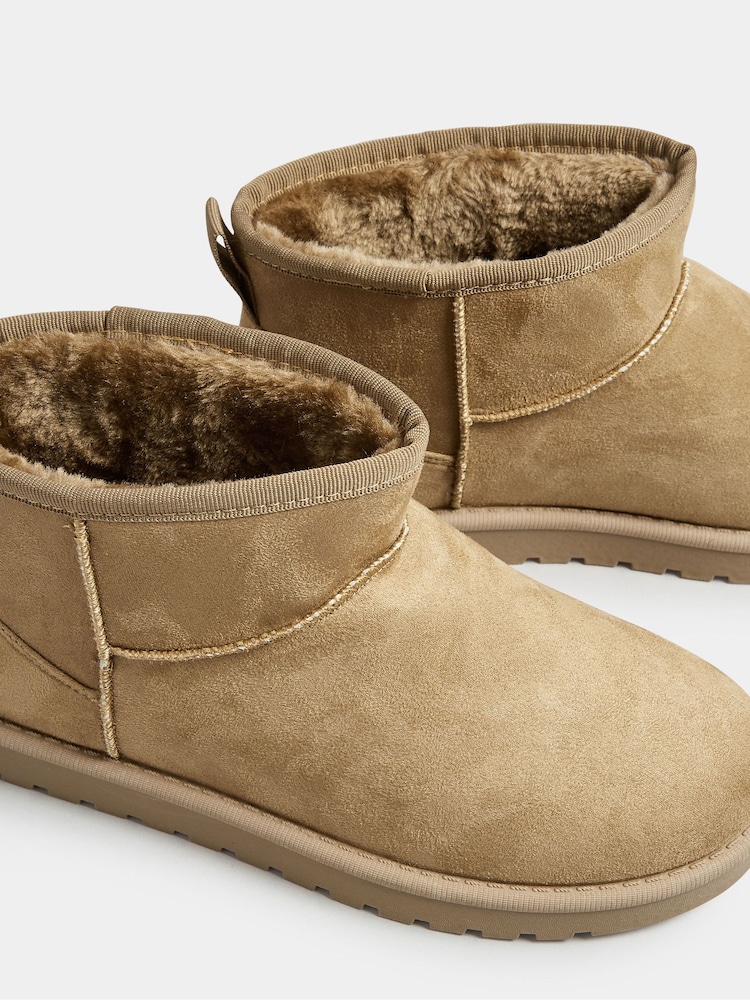 Yours Curve Natural Extra-Wide Fit Faux Fur Boots - Image 5 of 5