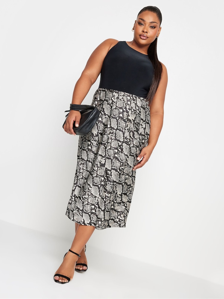 Yours Curve Grey London Bias Cut Skirt - Image 4 of 4