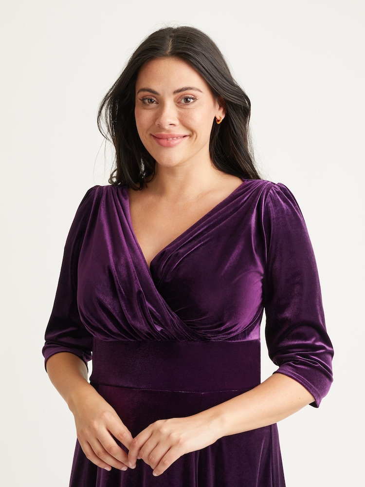 Morado - Vestido largo de terciopelo Verity de Scarlett & Jo - Imagen 2 de 4 Morado - Vestido largo de terciopelo Verity de Scarlett & Jo - Imagen 2 de 4